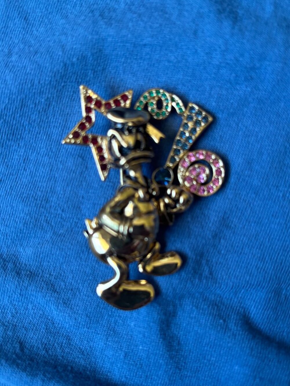 Donald Duck Pin - Picture 3 of 4